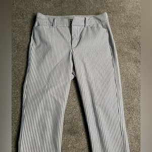 Old Navy Pixie High Rise Ankle Pants Size 6